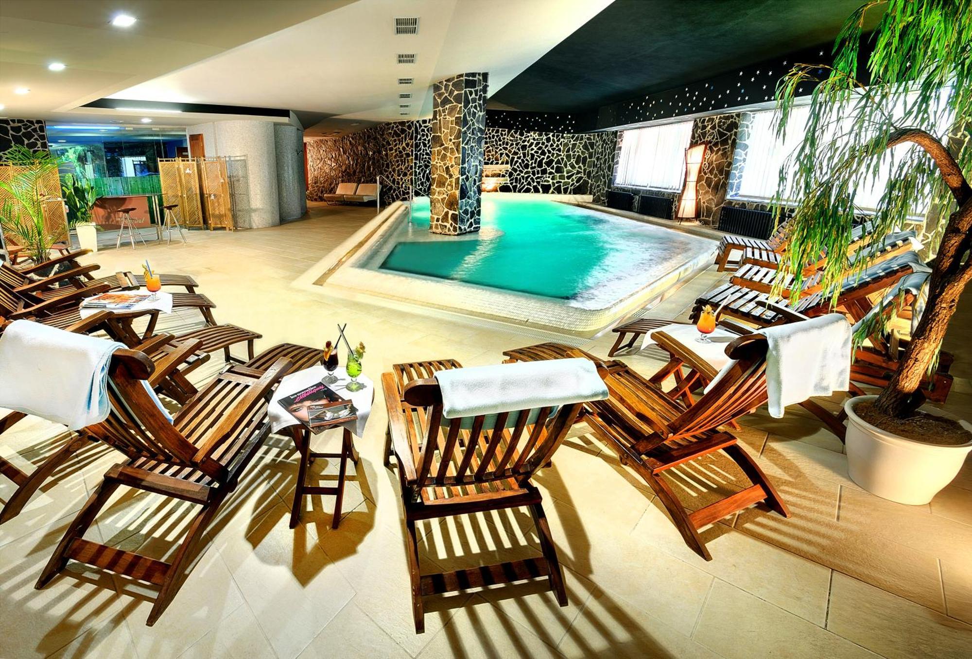 Hotel Grand Jasna Demanovska Dolina Luaran gambar