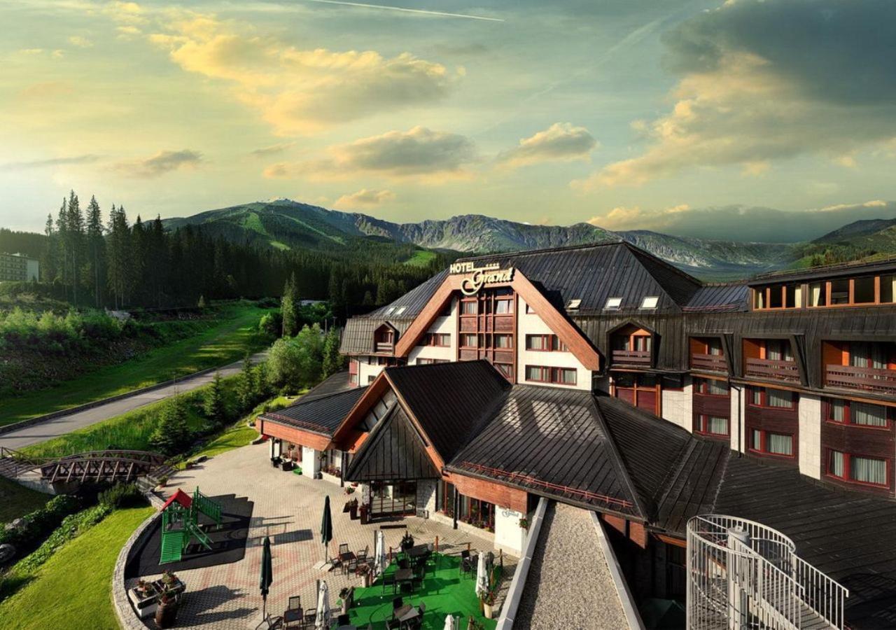 Hotel Grand Jasna Demanovska Dolina Luaran gambar